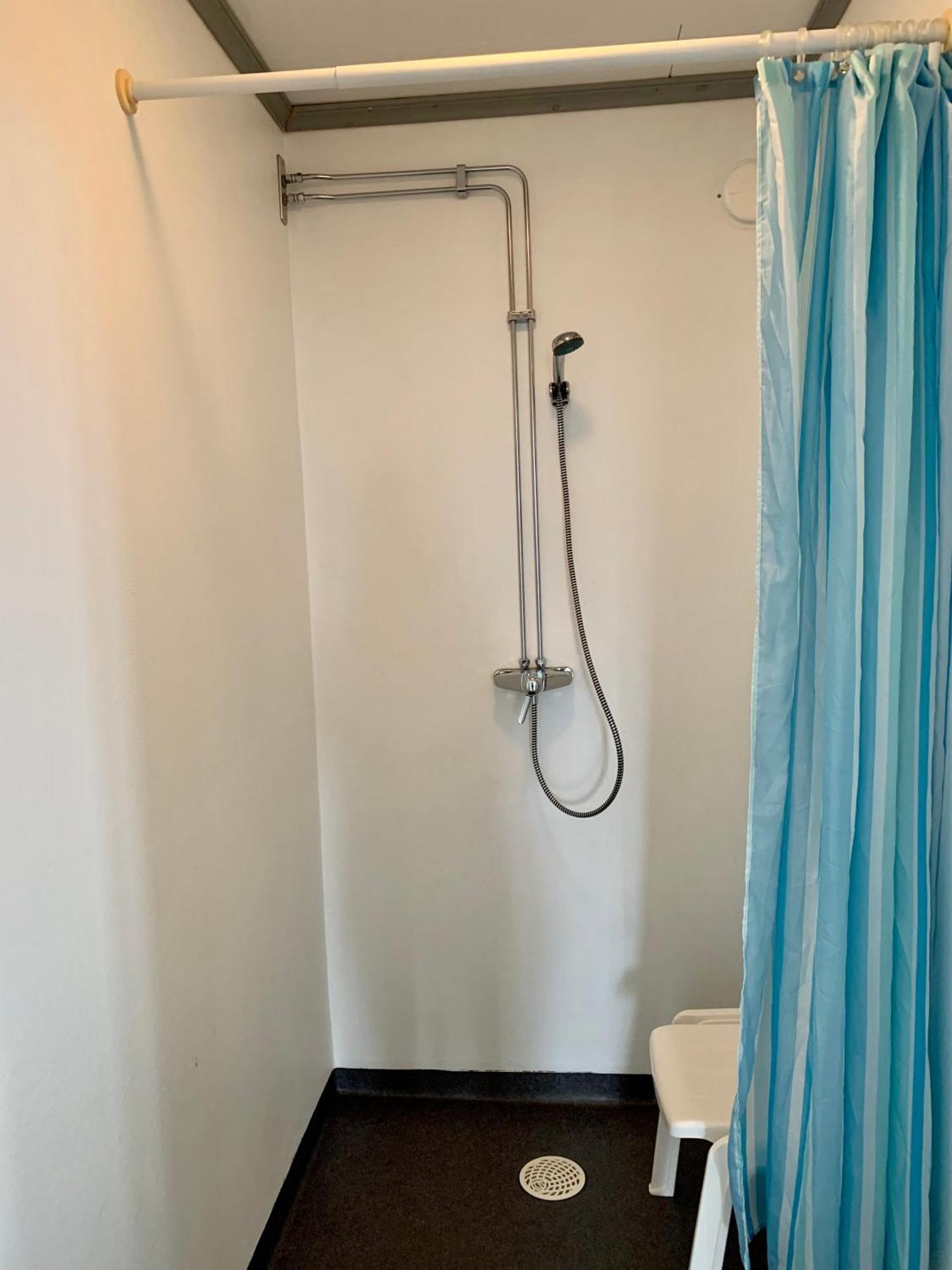 Aeleklinta Gard Aparthotel Bagian luar foto