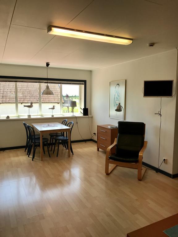 Aeleklinta Gard Aparthotel Bagian luar foto